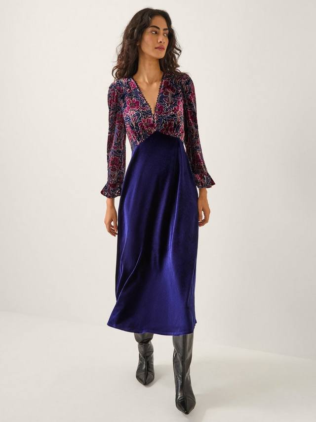 Платье Milena из бархата с цветочным принтом Monsoon, Purple
Платье Milena из бархата с цветочным принтом Monsoon, Purple