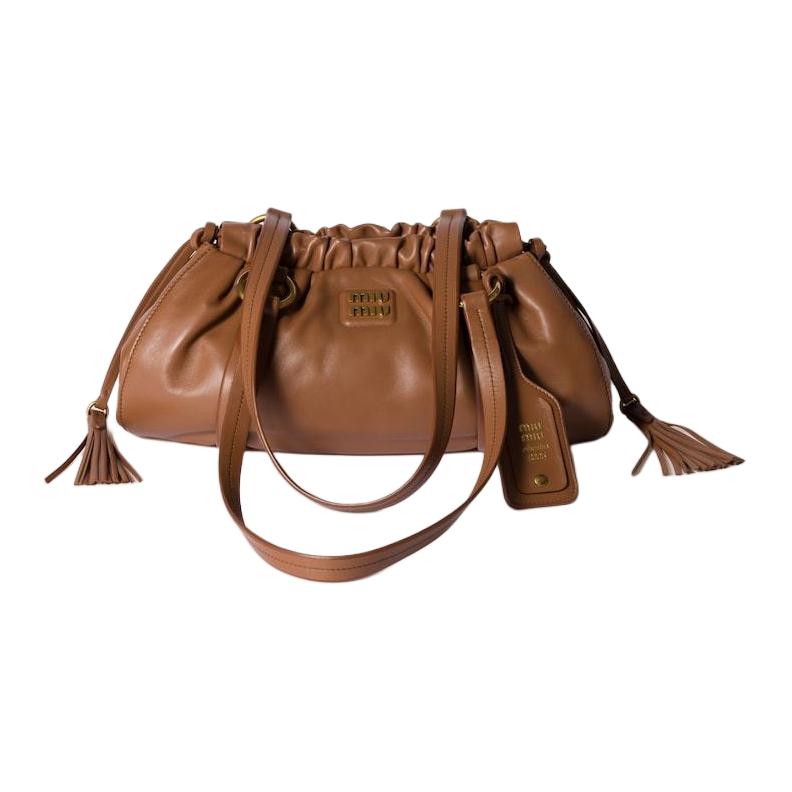 Сумка через плечо из кожи наппа, женская, цвет коньяк бренди MIU MIU
Сумка через плечо из кожи наппа, женская, цвет коньяк бренди MIU MIU