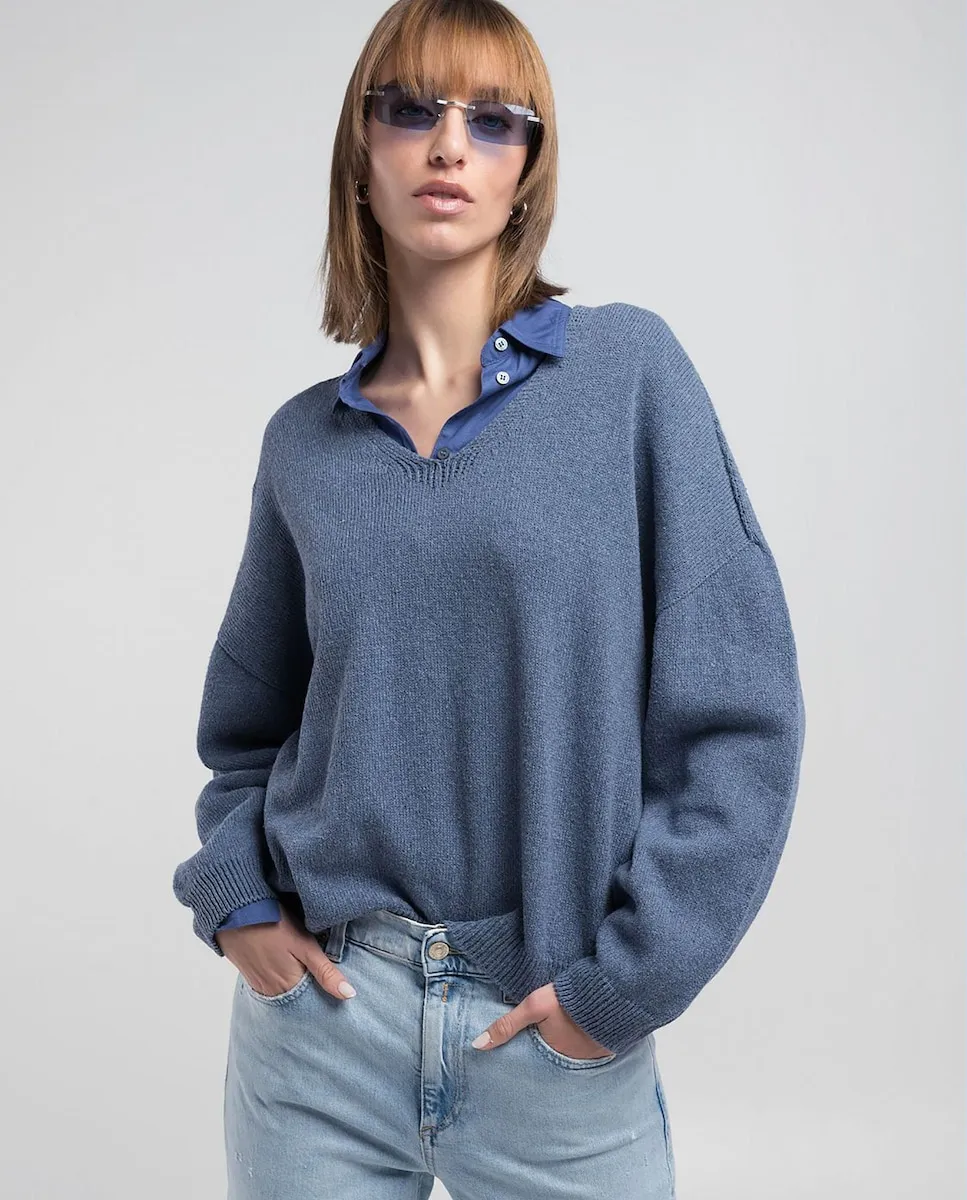 Женский трикотажный джемпер с V-образным вырезом Replay, синий
Женский трикотажный джемпер с V-образным вырезом Replay, синий