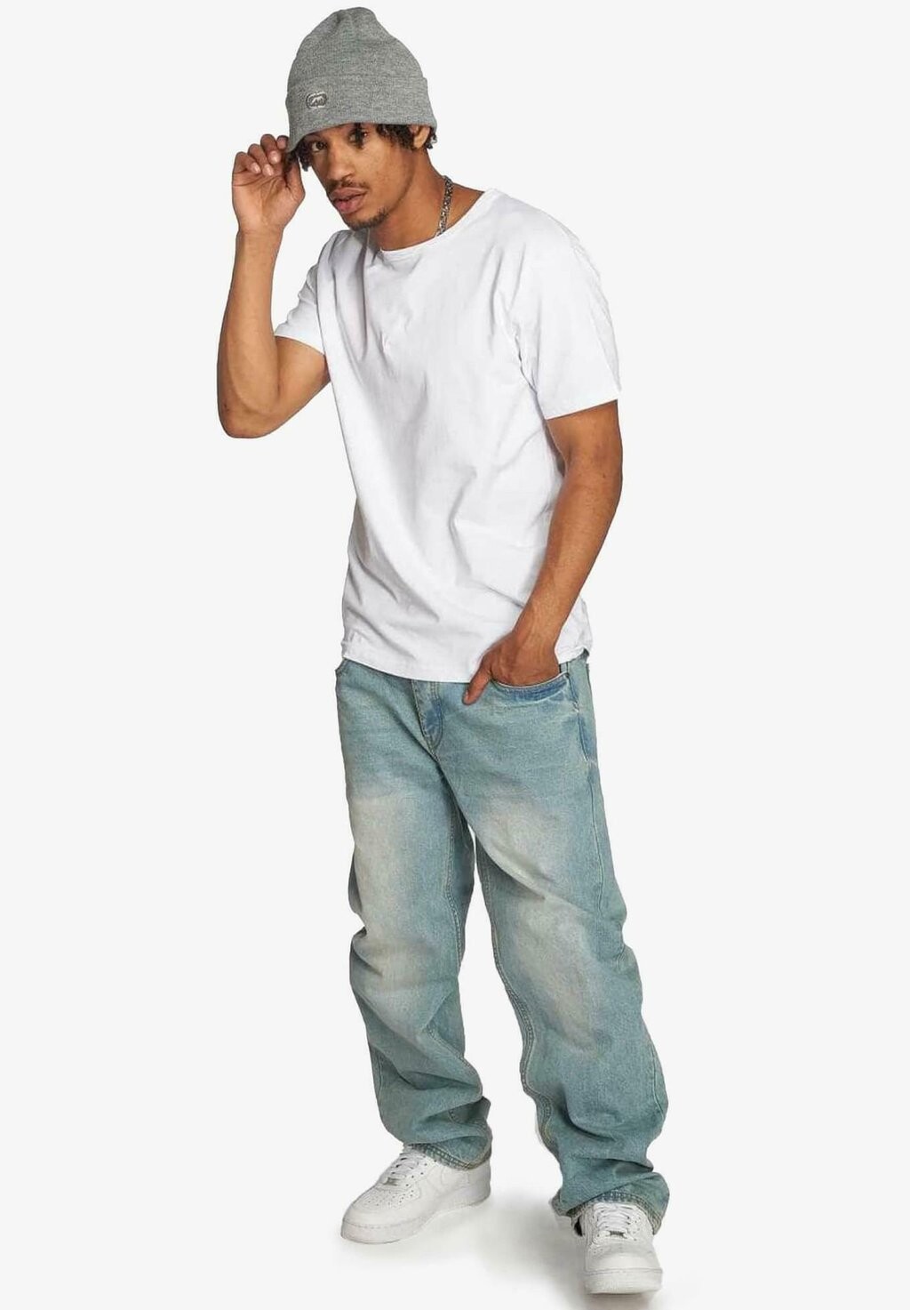 Джинсы свободного кроя Hang ecko unltd., светло-голубой деним
Джинсы свободного кроя Hang ecko unltd., светло-голубой деним