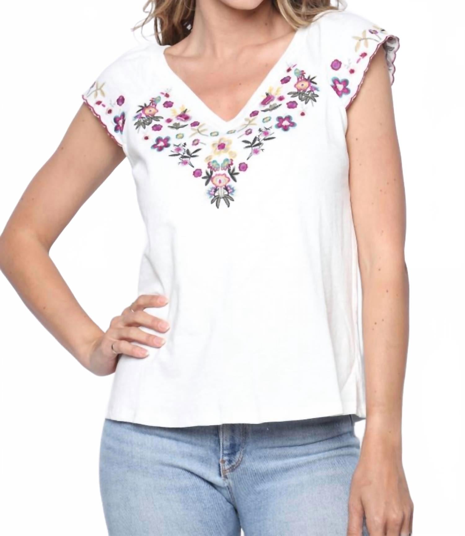 Вышитая блузка с регланом и завязками на спине в белом цвете Collective Rack
Вышитая блузка с регланом и завязками на спине в белом цвете Collective Rack