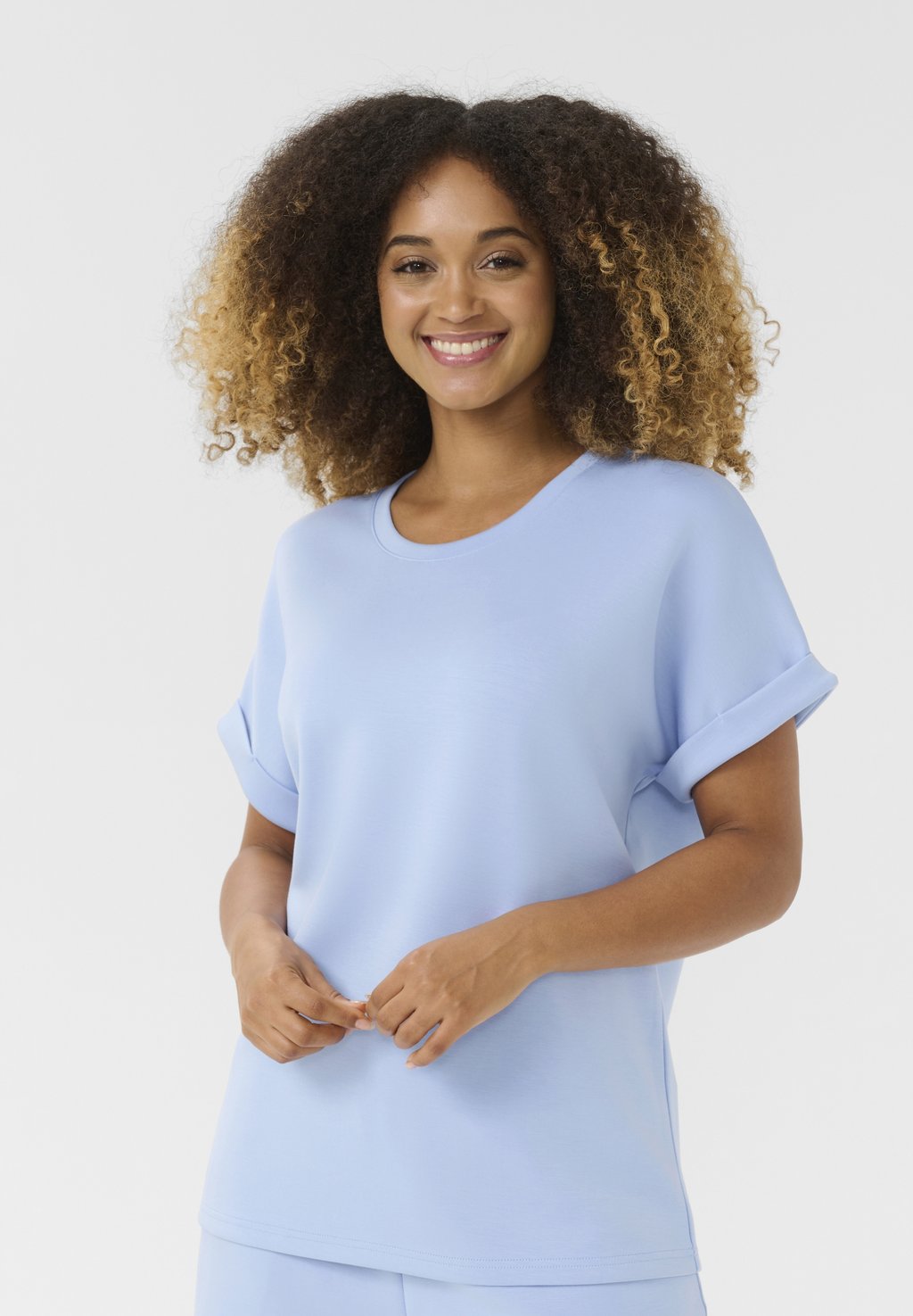 Базовая футболка CUAGGA CHABRINA SOFT Culture, светло-голубой
Базовая футболка CUAGGA CHABRINA SOFT Culture, светло-голубой