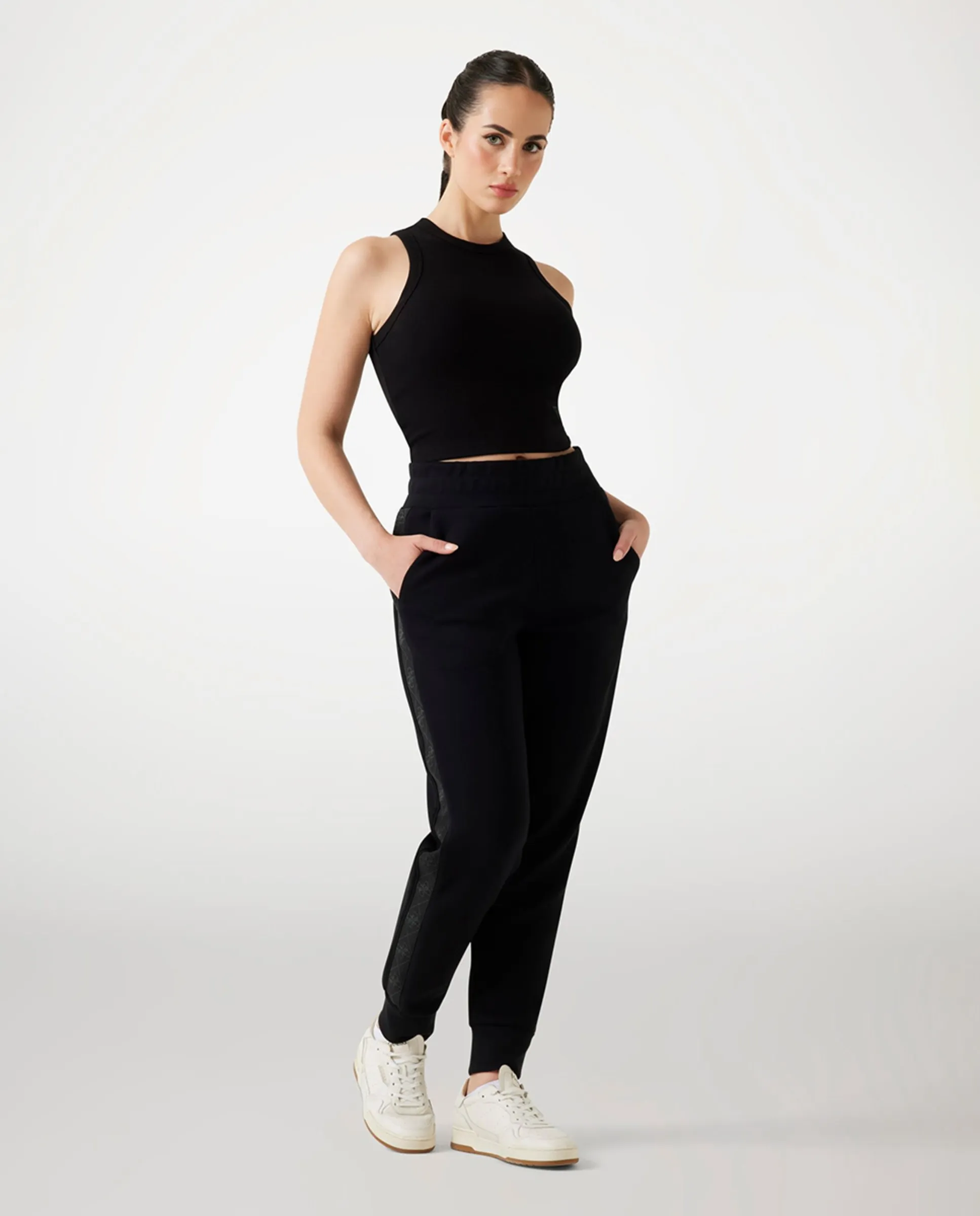 Женские длинные брюки Guess, черный
Женские длинные брюки Guess, черный