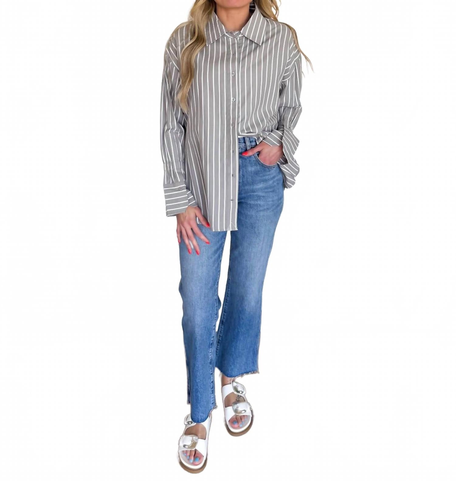 Топ-рубашка Treasure в серо-белом цвете ELAN 
Топ-рубашка Treasure в серо-белом цвете ELAN