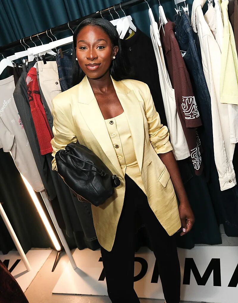 Жилет Topshop coord премиум-класса для гостей на свадьбу с круглым вырезом, удлиненный, цвета пахты
Жилет Topshop coord премиум-класса для гостей на свадьбу с круглым вырезом, удлиненный, цвета пахты