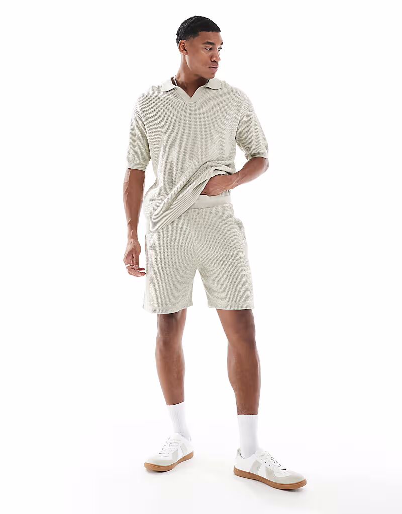 Шорты BOSS Orange Amoffle вафельные стандартные кремового цвета
Шорты BOSS Orange Amoffle вафельные стандартные кремового цвета