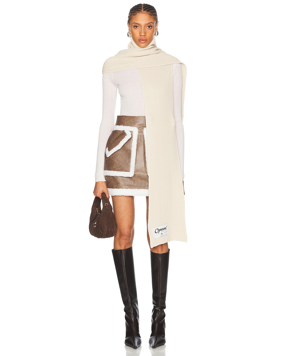 Вязаный шарф с воротником Coperni, бежевый
Вязаный шарф с воротником Coperni, бежевый