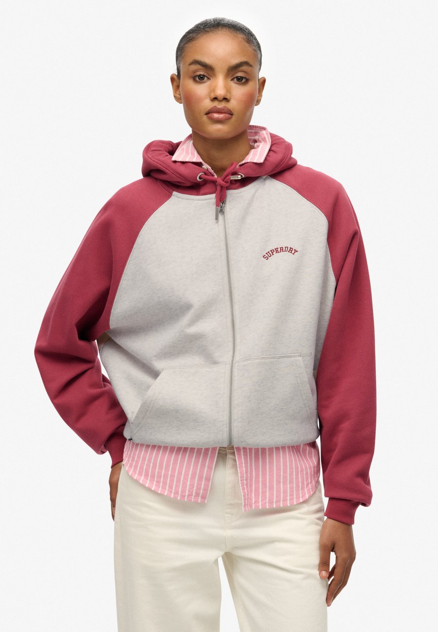 Толстовка Superdry & Co Zip-up sweatshirt, Vintage White M/Bordeaux/Red/Light Red
Толстовка Superdry & Co Zip-up sweatshirt, Vintage White M/Bordeaux/Red/Light Red