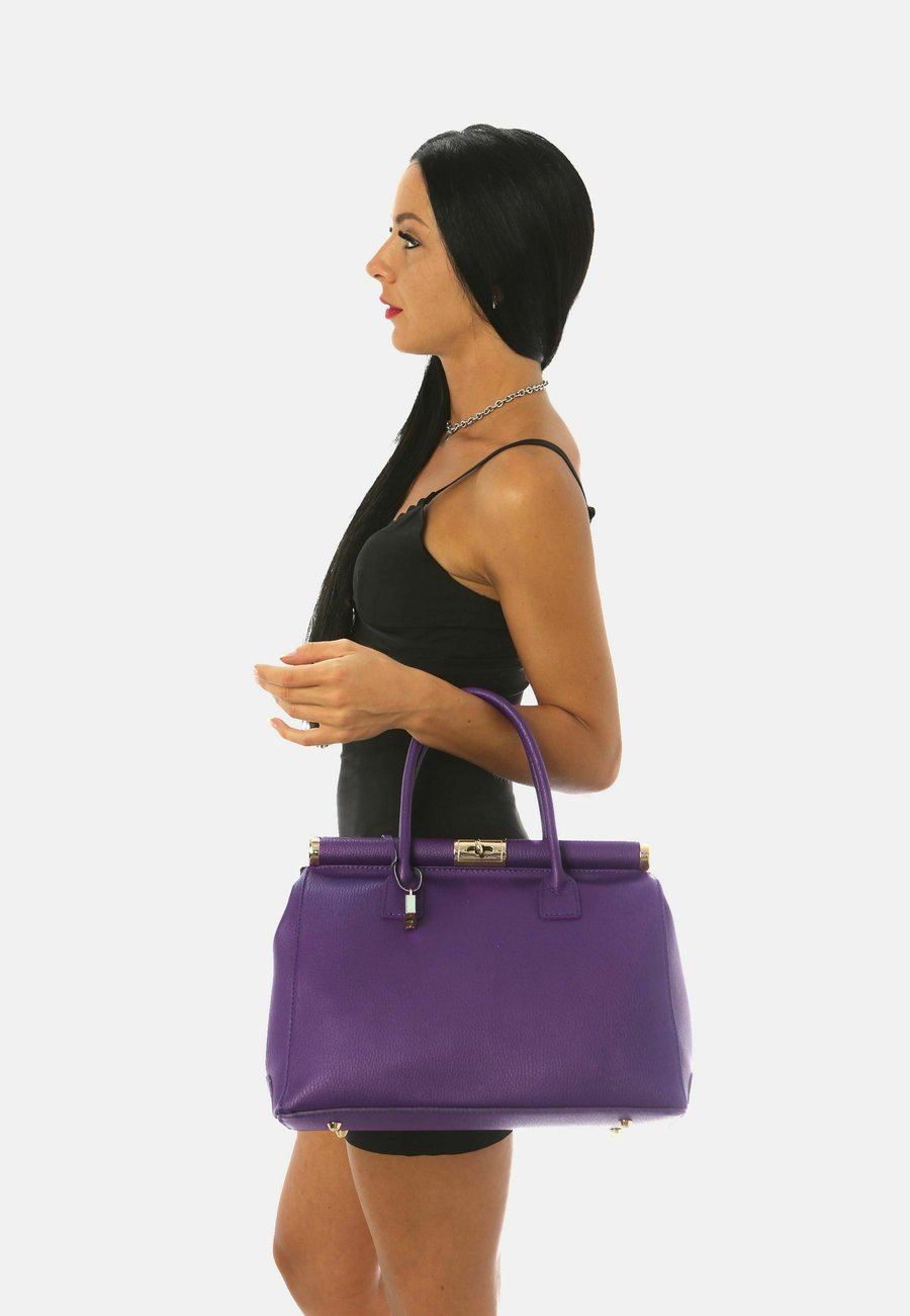Сумка CHICCA BORSE Handbag, Viola/Purple
Сумка CHICCA BORSE Handbag, Viola/Purple