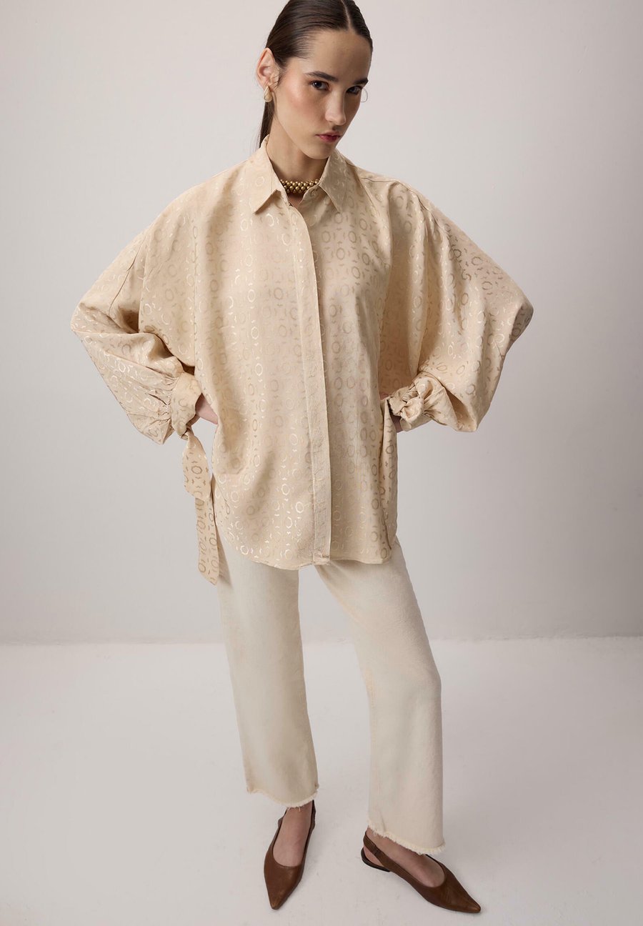 Блуза Touché Privé Button-down blouse, Beige
Блуза Touché Privé Button-down blouse, Beige
