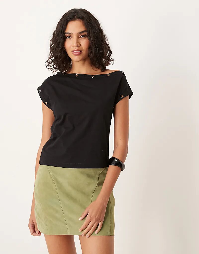 Футболка ASOS DESIGN с короткими рукавами и открытыми плечами, с отделкой из колец-заклепок, черного цвета
Футболка ASOS DESIGN с короткими рукавами и открытыми плечами, с отделкой из колец-заклепок, черного цвета