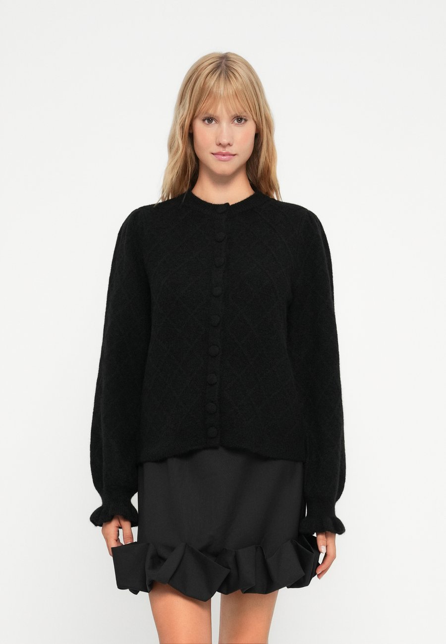 Кардиган YAS YASTHELMA BLEND CARDIGAN, Black
Кардиган YAS YASTHELMA BLEND CARDIGAN, Black