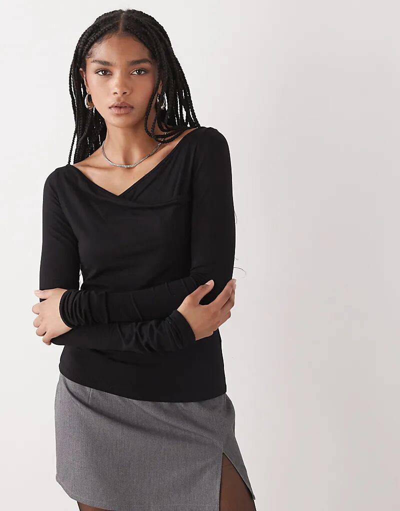 Облегающий лонгслив Weekday с длинными рукавами и запахом, черный цвет
Облегающий лонгслив Weekday с длинными рукавами и запахом, черный цвет