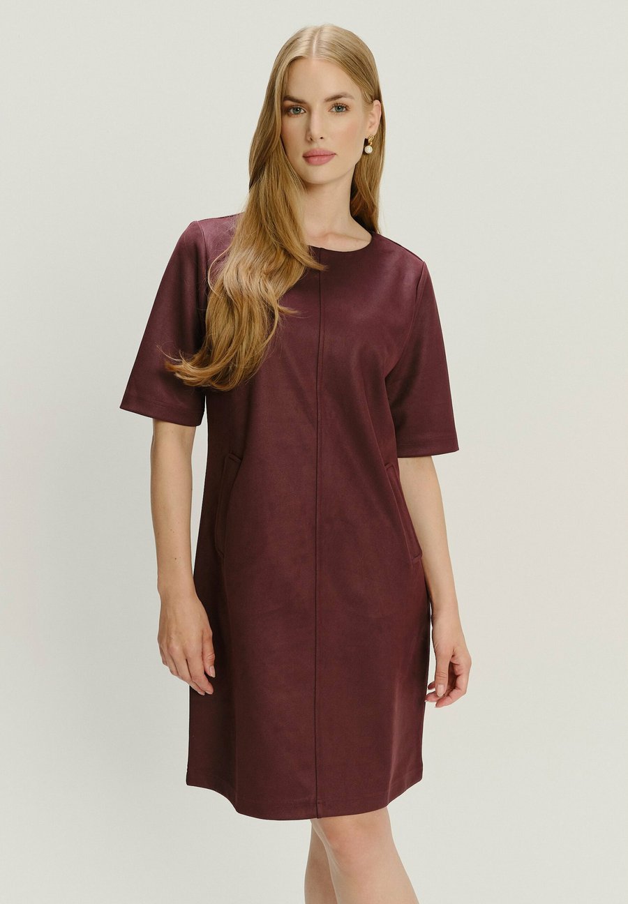 Платье Greenpoint Jumper dress, Brown
Платье Greenpoint Jumper dress, Brown