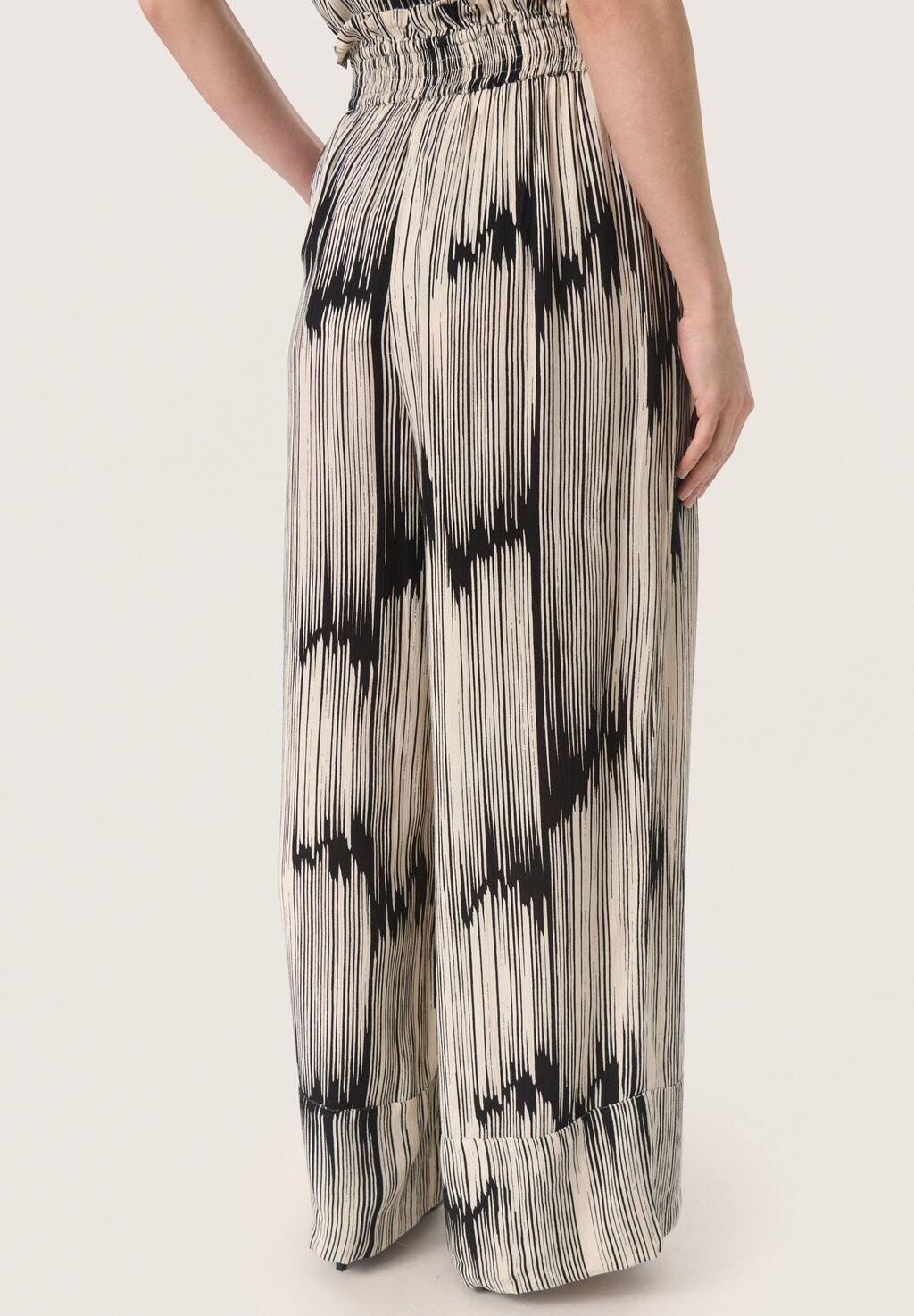 Брюки ZAYA Soaked in Luxury, черный
Брюки ZAYA Soaked in Luxury, черный