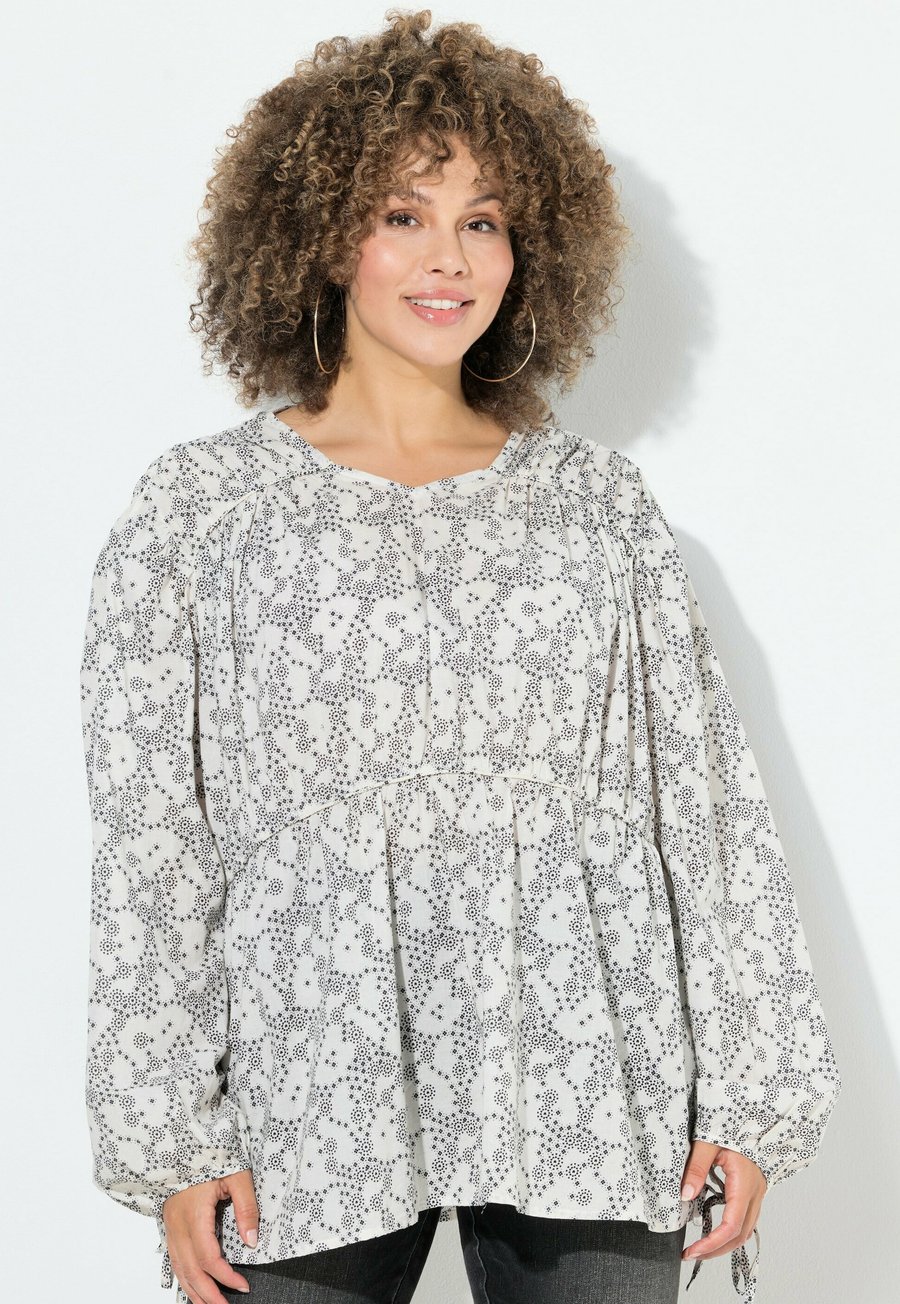 Блуза Ulla Popken QUER-TUNNELZÜGE V-AUSSCHNITT LANGARM, Off-White/White
Блуза Ulla Popken QUER-TUNNELZÜGE V-AUSSCHNITT LANGARM, Off-White/White