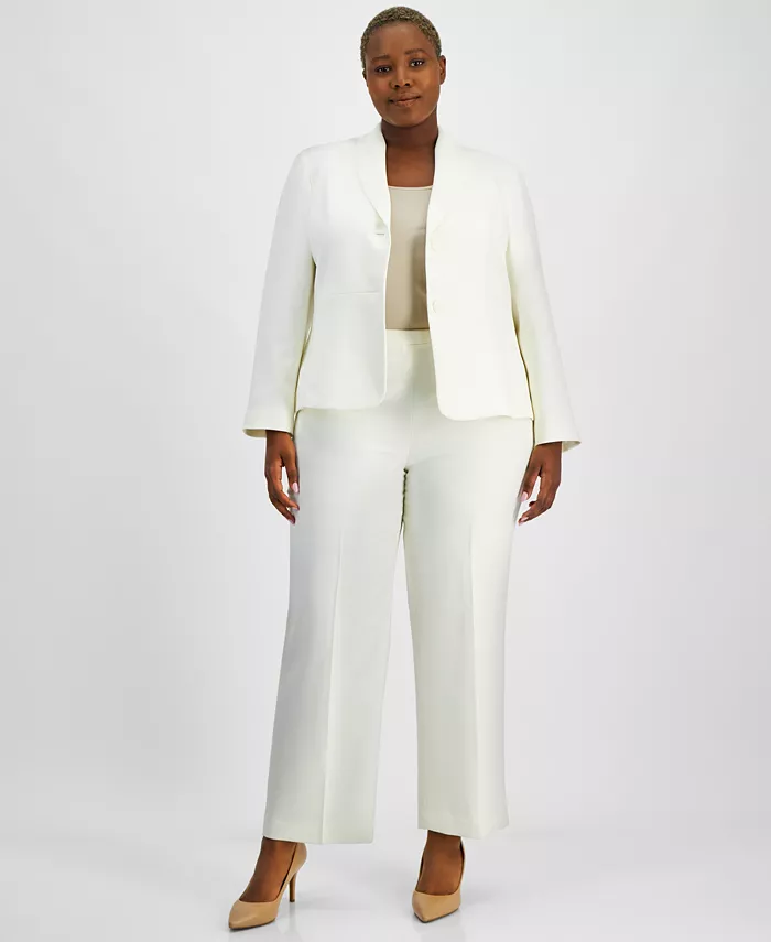 Плюс сайз костюм с шалью воротником и брюками Le Suit, белый
Плюс сайз костюм с шалью воротником и брюками Le Suit, белый