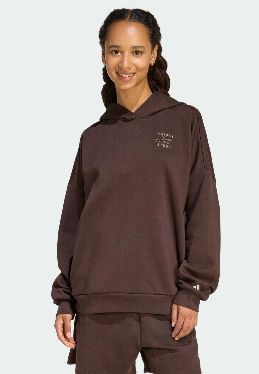 Худи Adidas Sportswear 3 STRIPES STUDIO HOODIE, Aurora Coffee/Brown
Худи Adidas Sportswear 3 STRIPES STUDIO HOODIE, Aurora Coffee/Brown