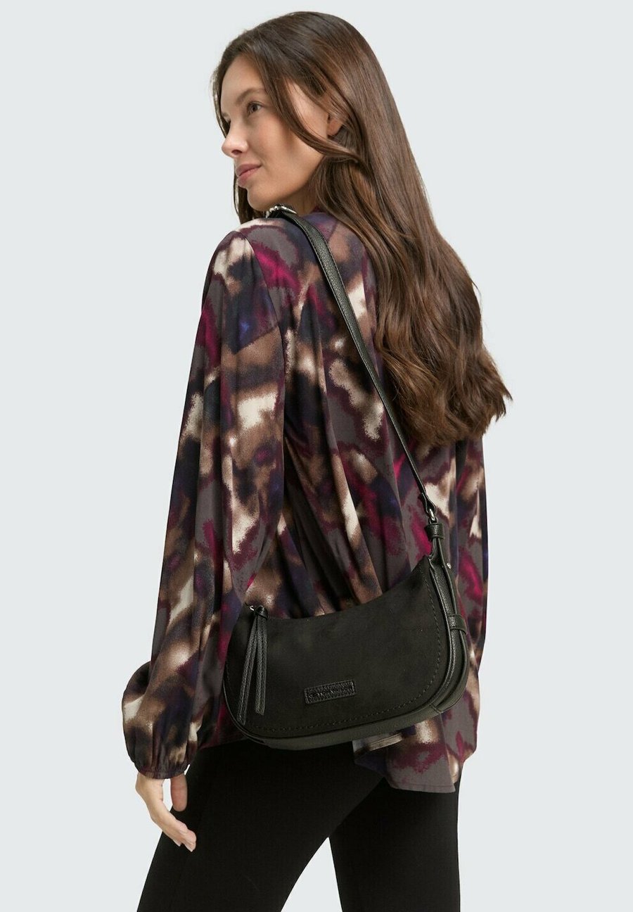 Сумка кросс-боди TOM TAILOR TTLYSA S UMHÄNGE, Schwarz Black/Black
Сумка кросс-боди TOM TAILOR TTLYSA S UMHÄNGE, Schwarz Black/Black