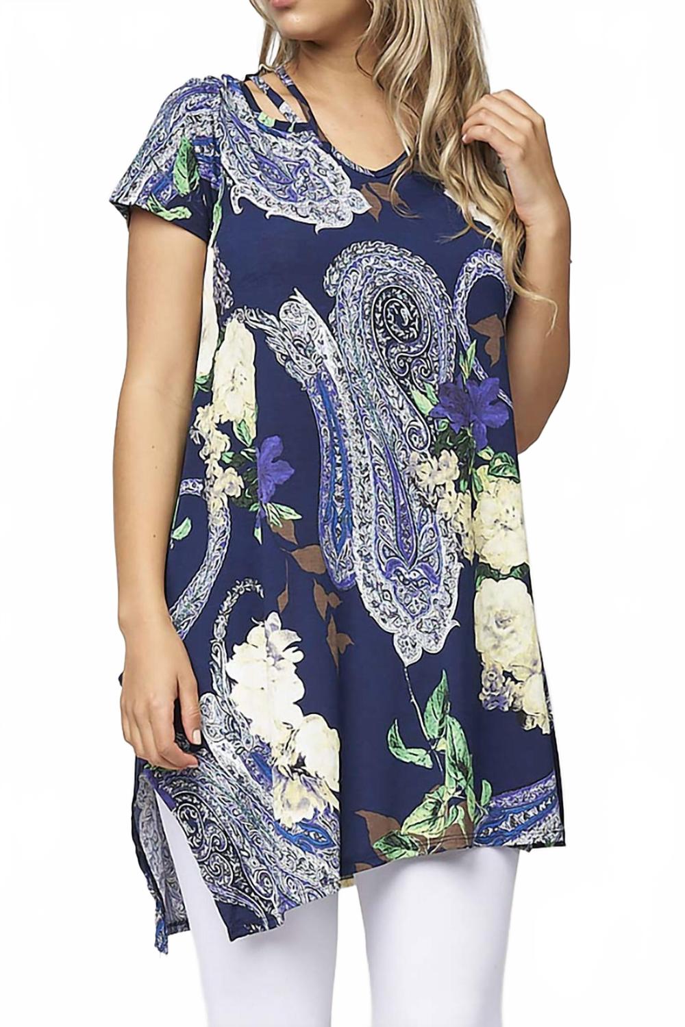 Синяя туника с цветочным узором пейсли Crepas
Синяя туника с цветочным узором пейсли Crepas