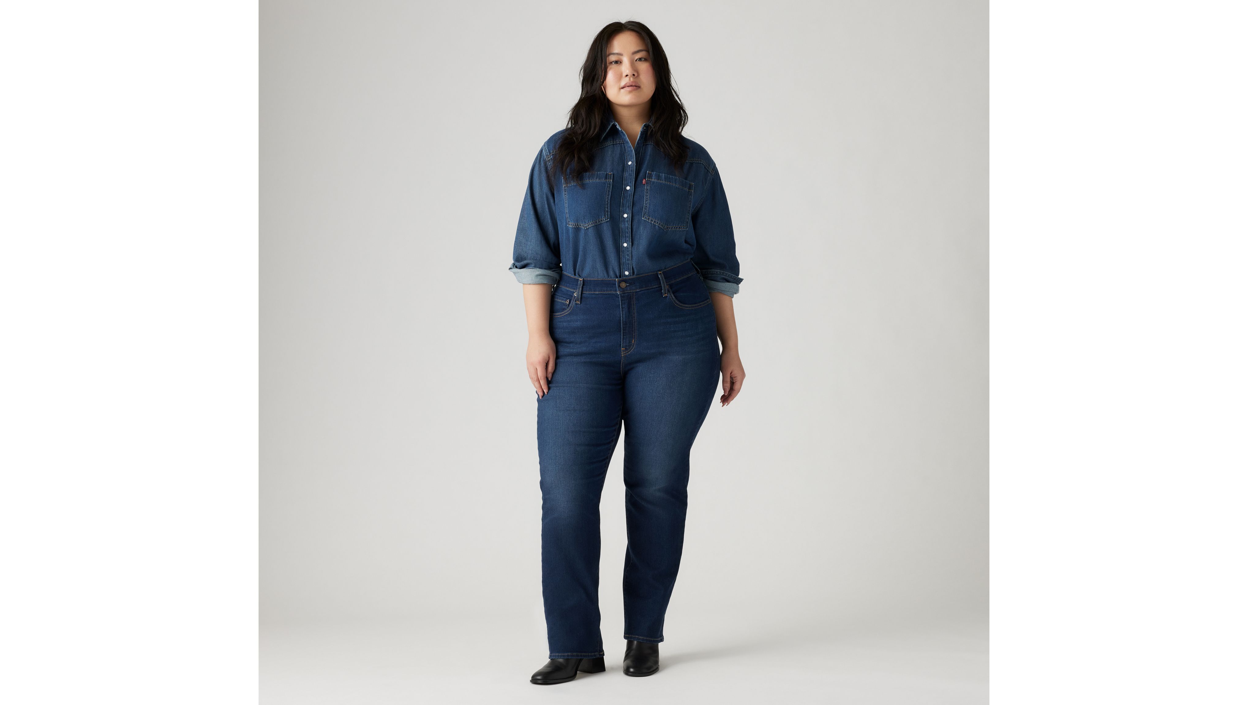 724 Узкие прямые женские джинсы с высокой посадкой (размер плюс) Levi's, цвет Chelsea Carbon Glow - Medium Wash
724 Узкие прямые женские джинсы с высокой посадкой (размер плюс) Levi's, цвет Chelsea Carbon Glow - Medium Wash