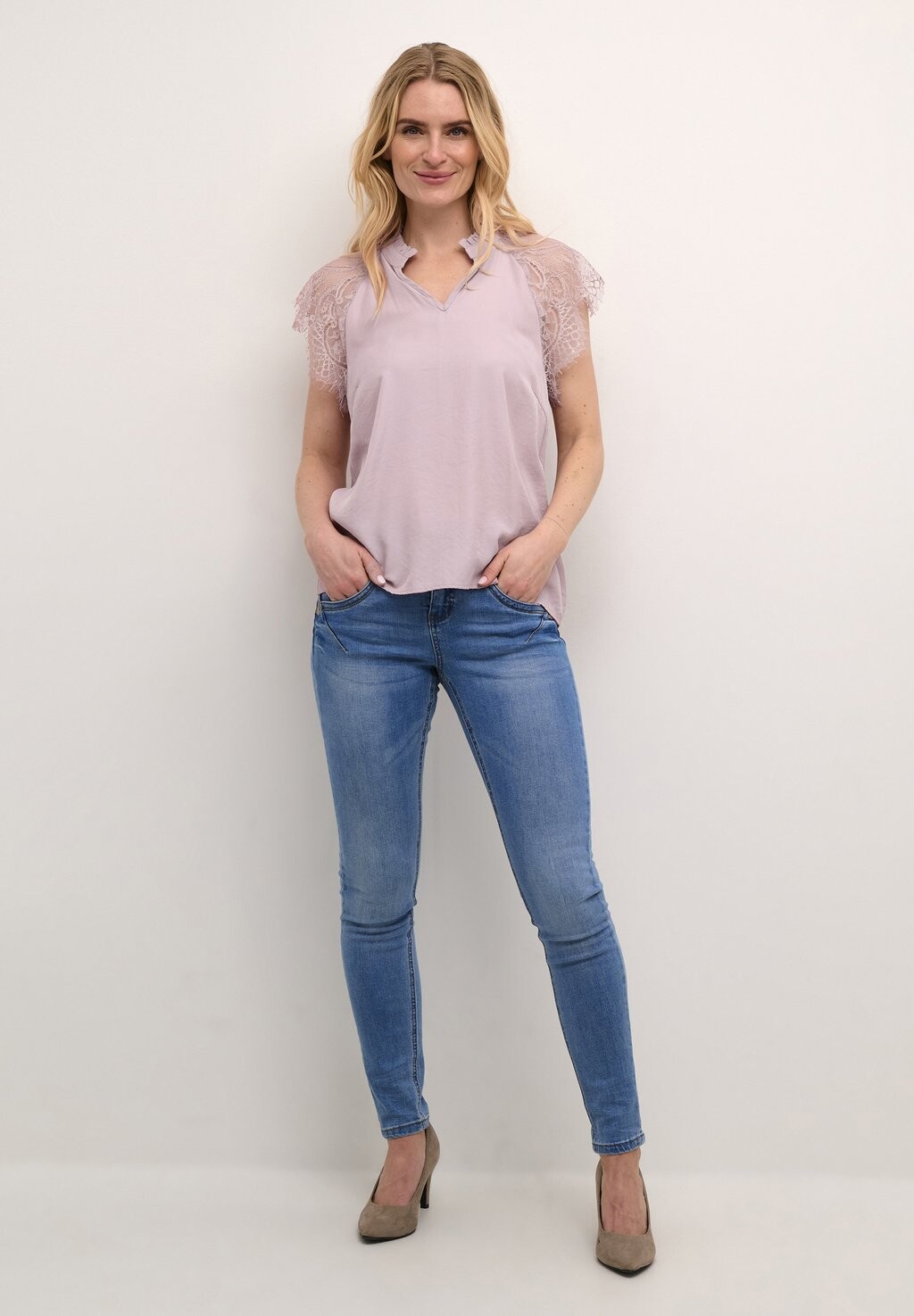 Футболка с принтом Crnola Cream, лиловый deauville
Футболка с принтом Crnola Cream, лиловый deauville