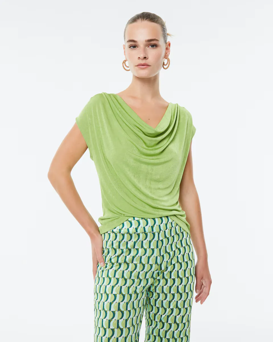 Женская однотонная футболка струящегося трикотажа с драпированным вырезом Paz Torras, светло-зеленый
Женская однотонная футболка струящегося трикотажа с драпированным вырезом Paz Torras, светло-зеленый