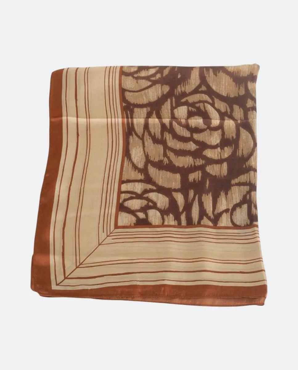 Платок из полиэстера с цветочным узором, квадратный, легкий и элегантный аксессуар для женщин Kbas, коричневый
Платок из полиэстера с цветочным узором, квадратный, легкий и элегантный аксессуар для женщин Kbas, коричневый