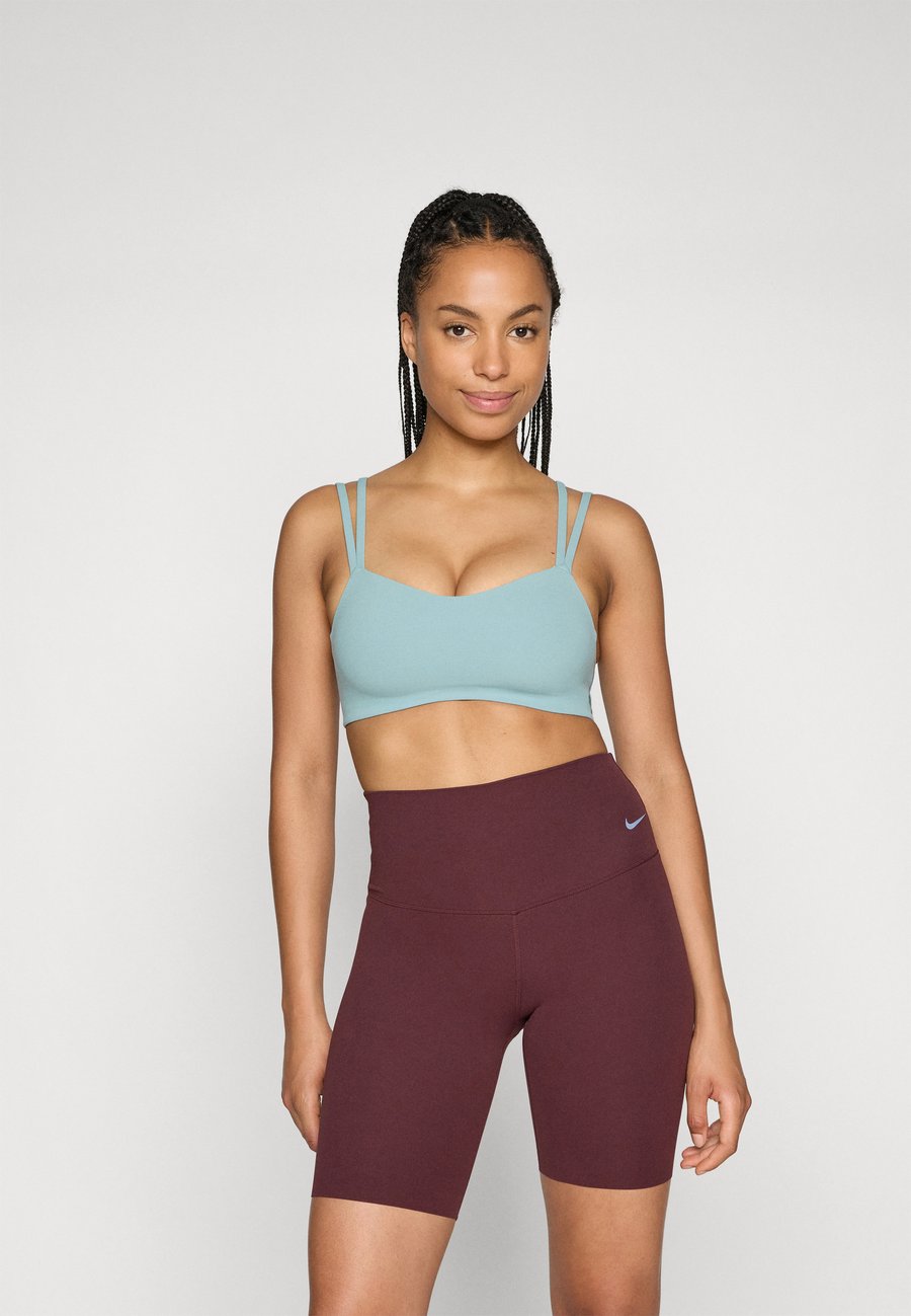 Бюстгальтер Nike Performance ALATE TRACE BRA, Cannon/White/Light Green
Бюстгальтер Nike Performance ALATE TRACE BRA, Cannon/White/Light Green