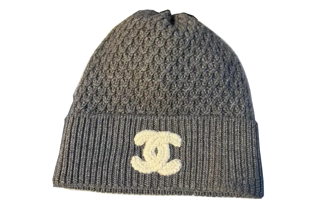 Кашемировая шапка унисекс серого цвета CHANEL
Кашемировая шапка унисекс серого цвета CHANEL