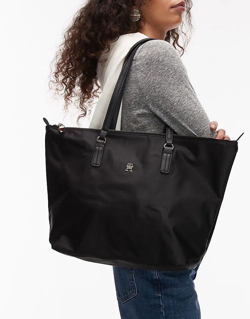 Сумка-шоппер Tommy Hilfiger Poppy черного цвета
Сумка-шоппер Tommy Hilfiger Poppy черного цвета