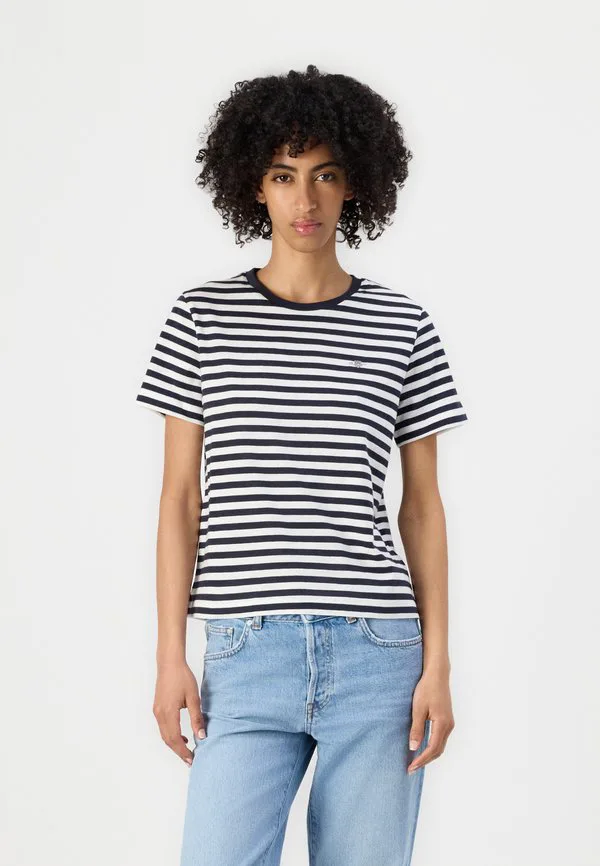 Футболка с принтом в виде полосатого щита Gant, Evening Blue, Синий, Футболка с принтом в виде полосатого щита Gant, Evening Blue
Футболка с принтом в виде полосатого щита Gant, Evening Blue, Синий, Футболка с принтом в виде полосатого щита Gant, Evening Blue