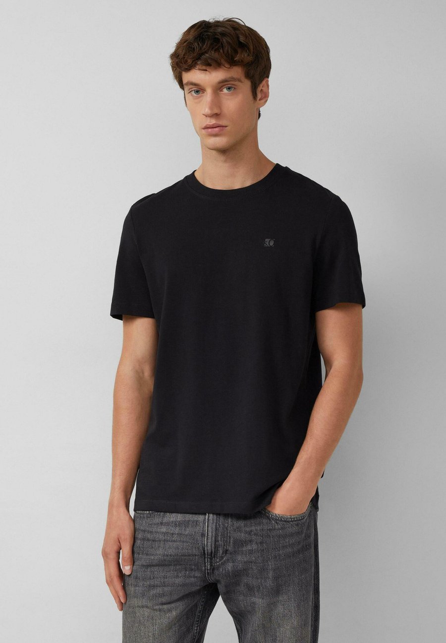 Футболка s.Oliver Basic T-shirt, Schwarz/Black, Черный, Футболка s.Oliver Basic T-shirt, Schwarz/Black
Футболка s.Oliver Basic T-shirt, Schwarz/Black, Черный, Футболка s.Oliver Basic T-shirt, Schwarz/Black