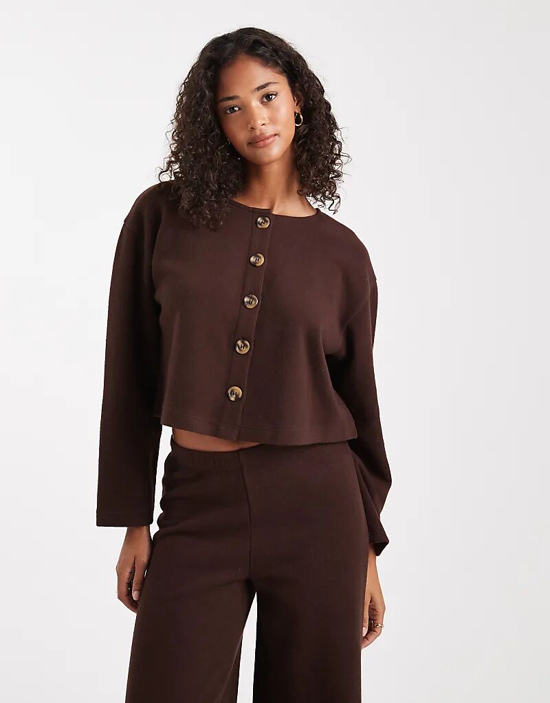 Супермягкий кардиган Miss Selfridge шоколадного цвета
Супермягкий кардиган Miss Selfridge шоколадного цвета