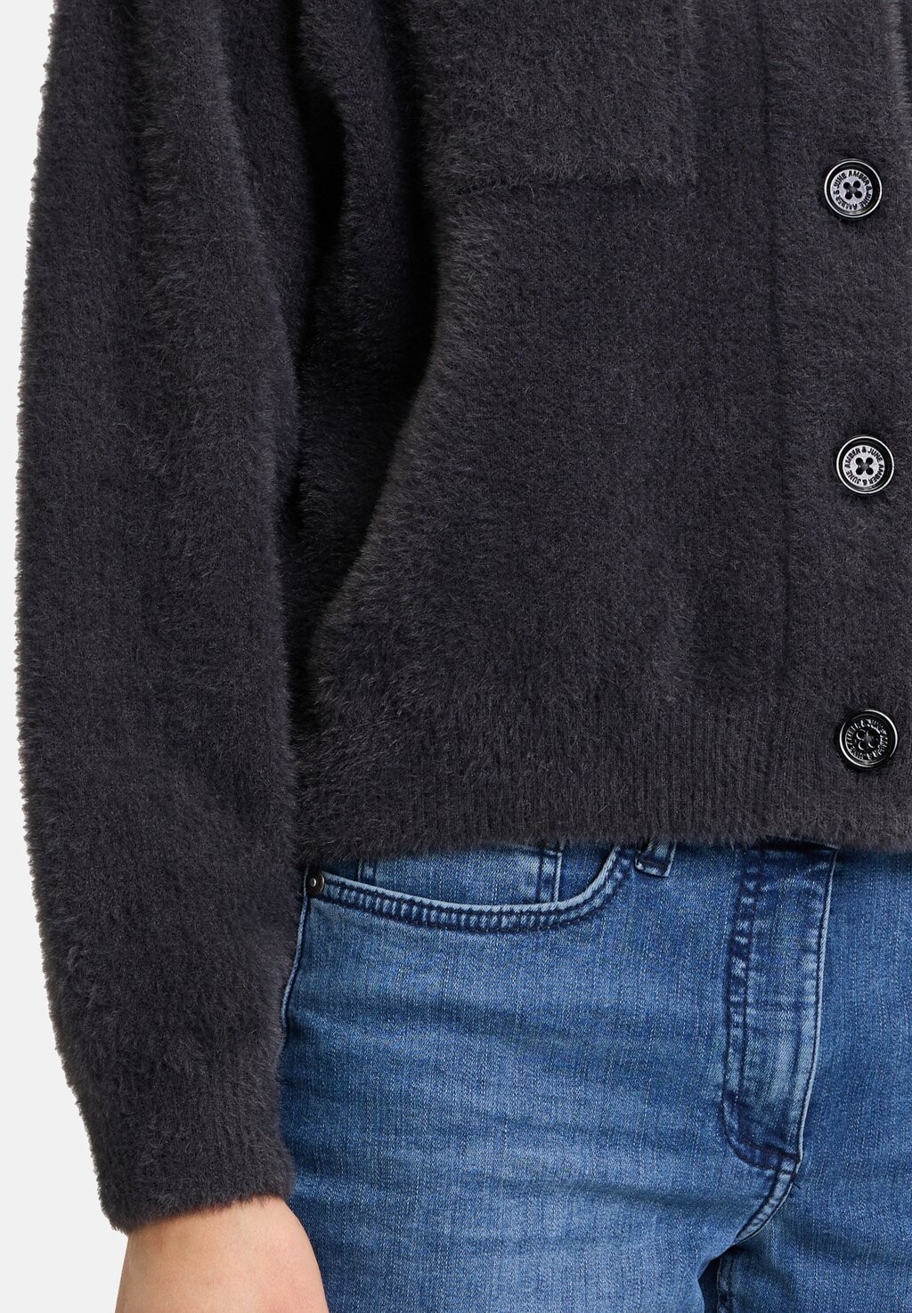 Кардиган MIT AUFGESETZTER BRUSTTASCHE Amber & June, темно-серый
Кардиган MIT AUFGESETZTER BRUSTTASCHE Amber & June, темно-серый