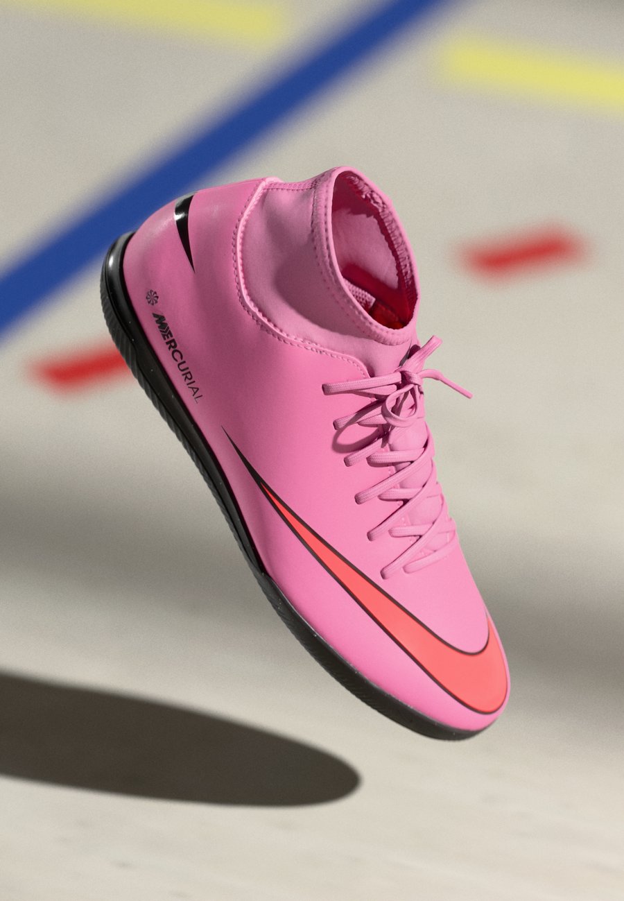 Кроссовки Nike Performance 10 CLUB IC, Magic Flamingo Total Crimson Black/Apricot
Кроссовки Nike Performance 10 CLUB IC, Magic Flamingo Total Crimson Black/Apricot