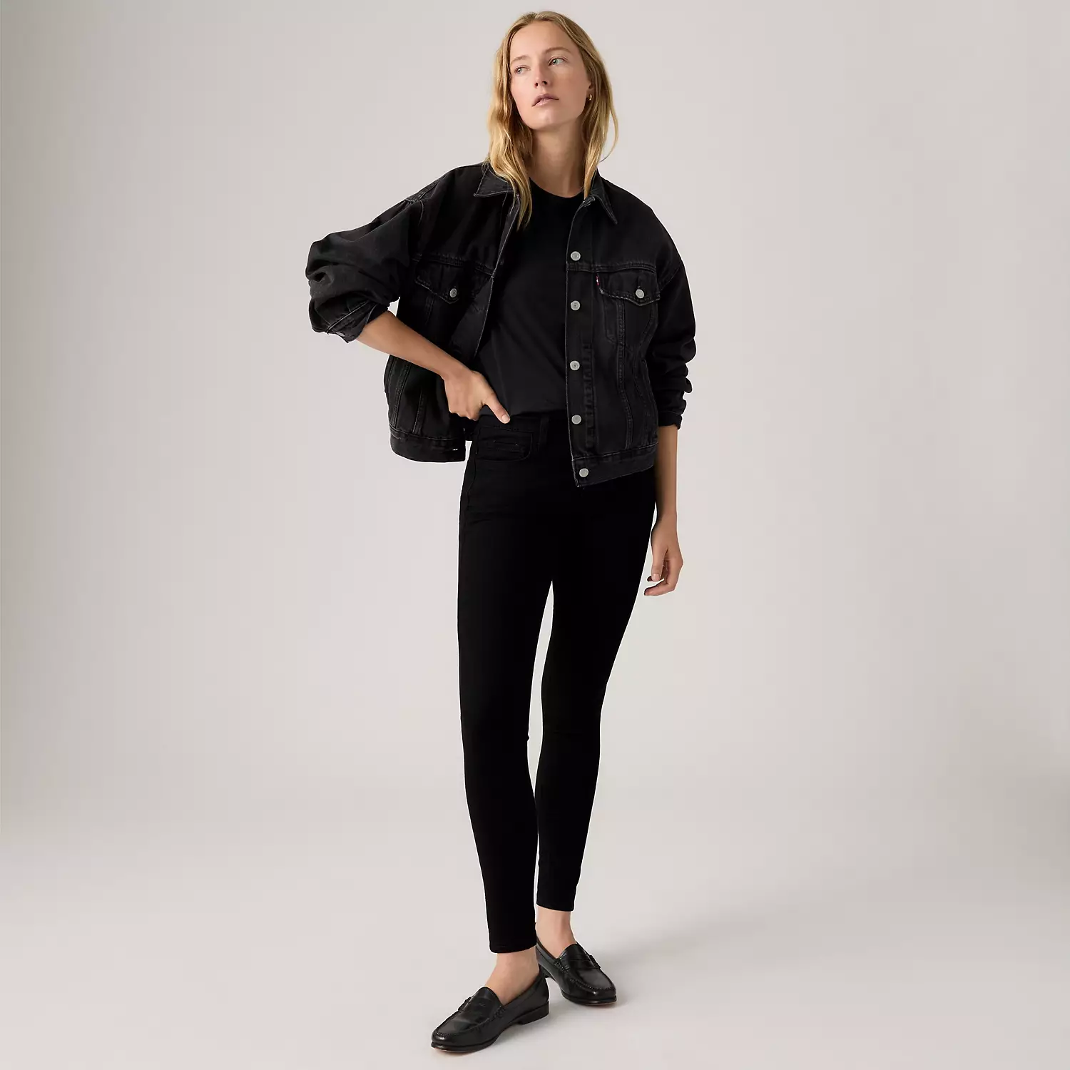 Джинсы женские Levi's, черный
Джинсы женские Levi's, черный