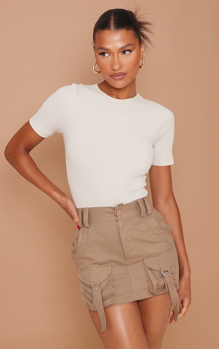 PrettyLittleThing Мини-юбка с карманами карго цвета мокко
PrettyLittleThing Мини-юбка с карманами карго цвета мокко
