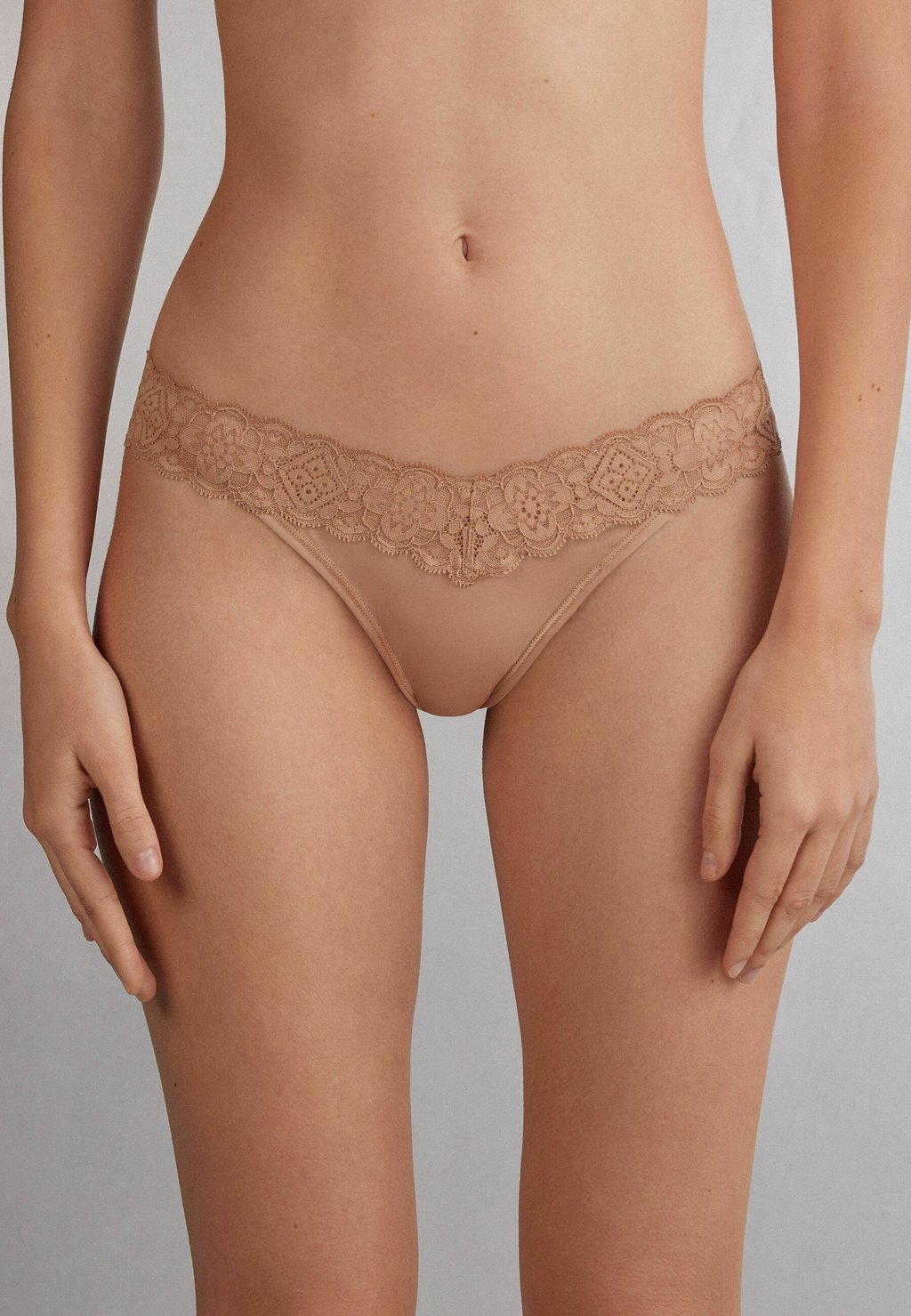 Стринги Intimissimi, коричневый
Стринги Intimissimi, коричневый