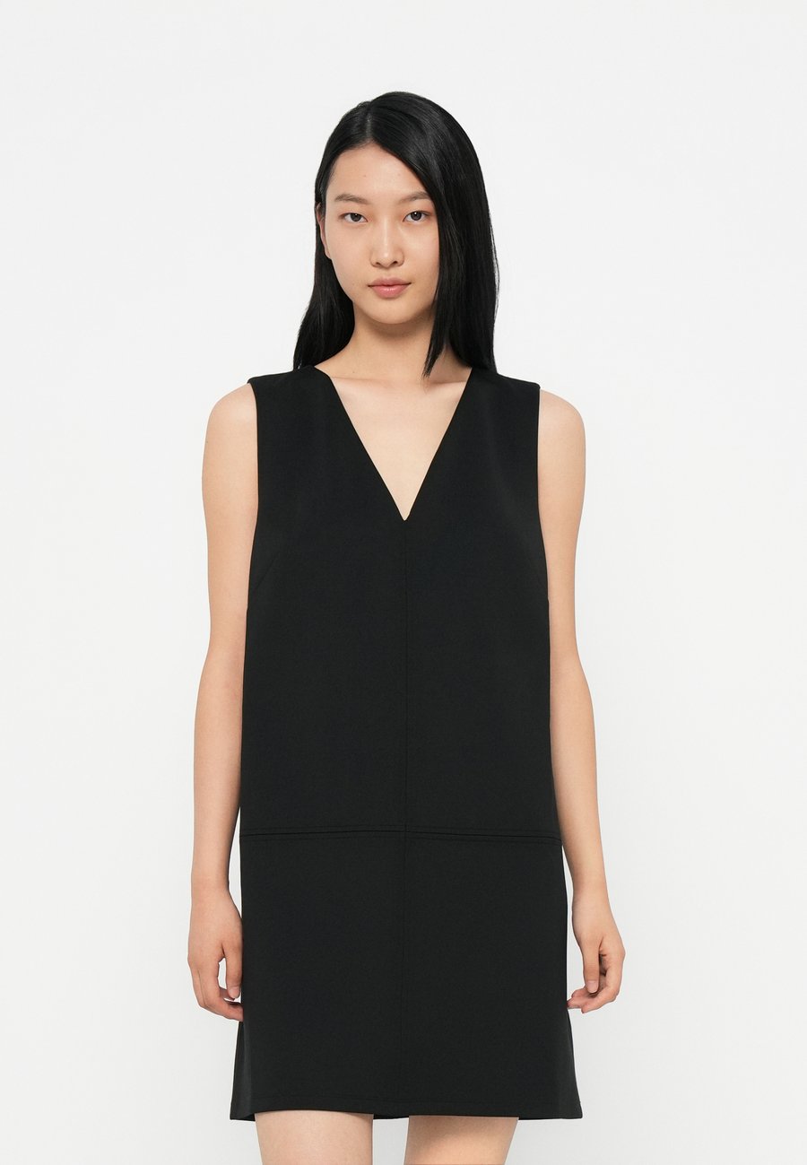 Платье Calvin Klein V NECK MINI SHIFT DRESS, Black
Платье Calvin Klein V NECK MINI SHIFT DRESS, Black