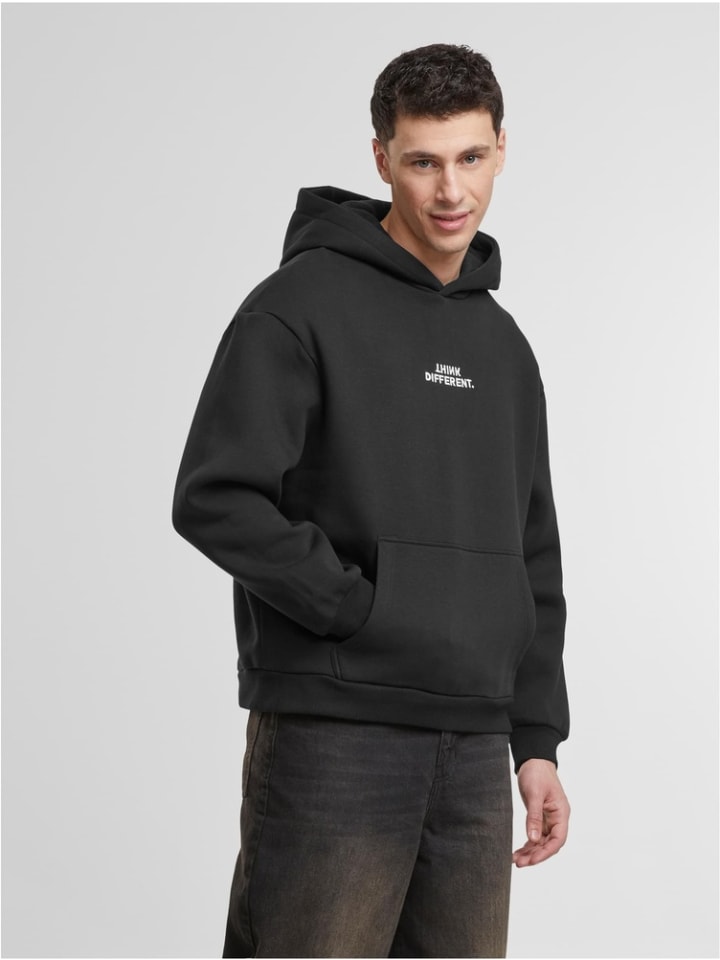 Толстовка черного цвета Mister Tee
Толстовка черного цвета Mister Tee