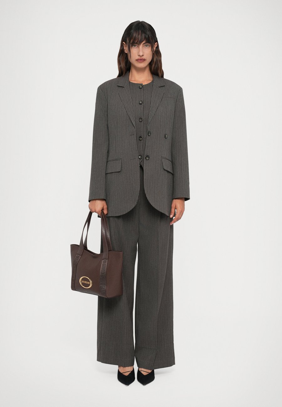 Сумка Love Moschino Handbag, Chocolate/Brown
Сумка Love Moschino Handbag, Chocolate/Brown