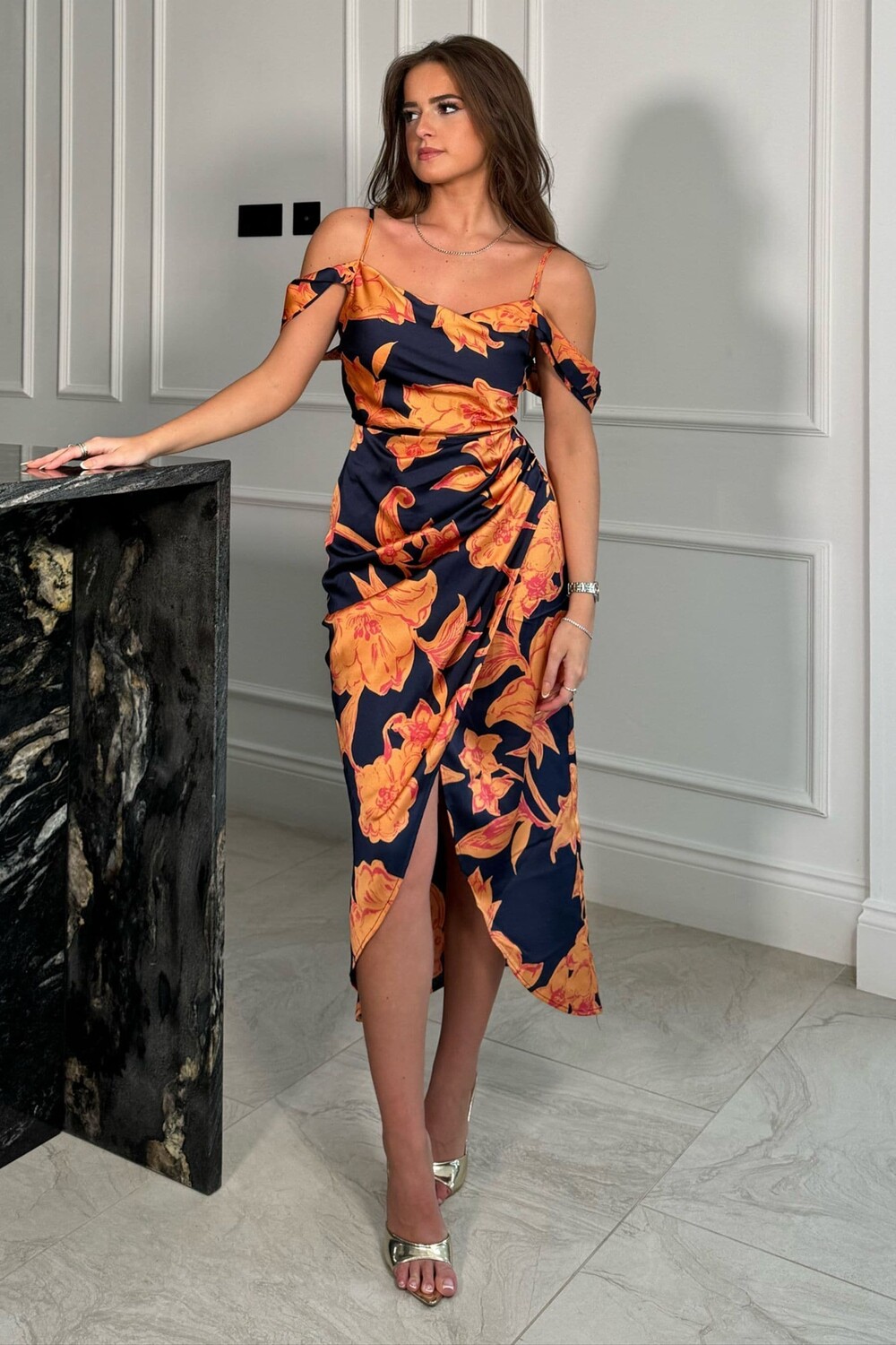 Платье миди Camila с открытыми плечами и запахом Girl In Mind, синий
Платье миди Camila с открытыми плечами и запахом Girl In Mind, синий