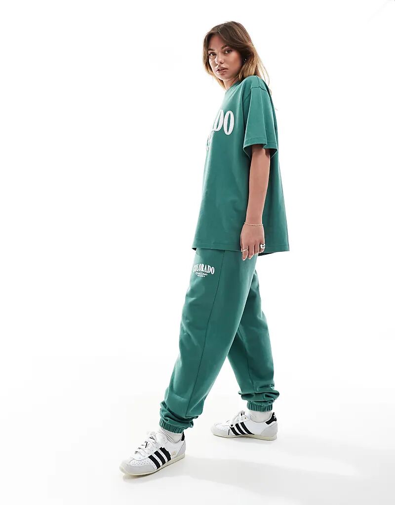 Спортивные брюки ASOS DESIGN с манжетами и принтом Colorado зеленого цвета
Спортивные брюки ASOS DESIGN с манжетами и принтом Colorado зеленого цвета