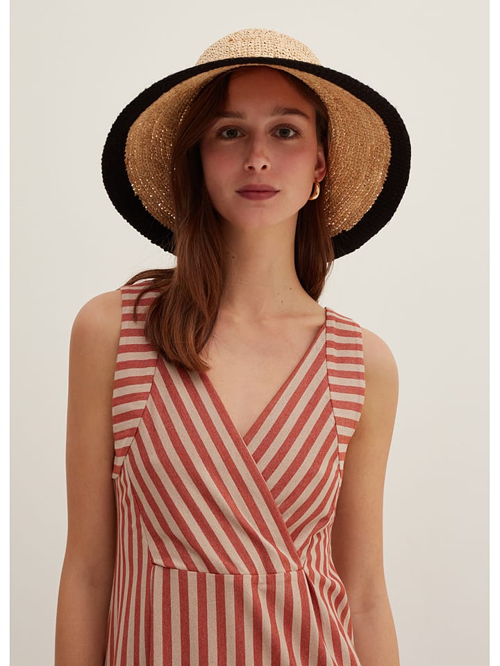 Короткое платье STEFANEL
Короткое платье STEFANEL