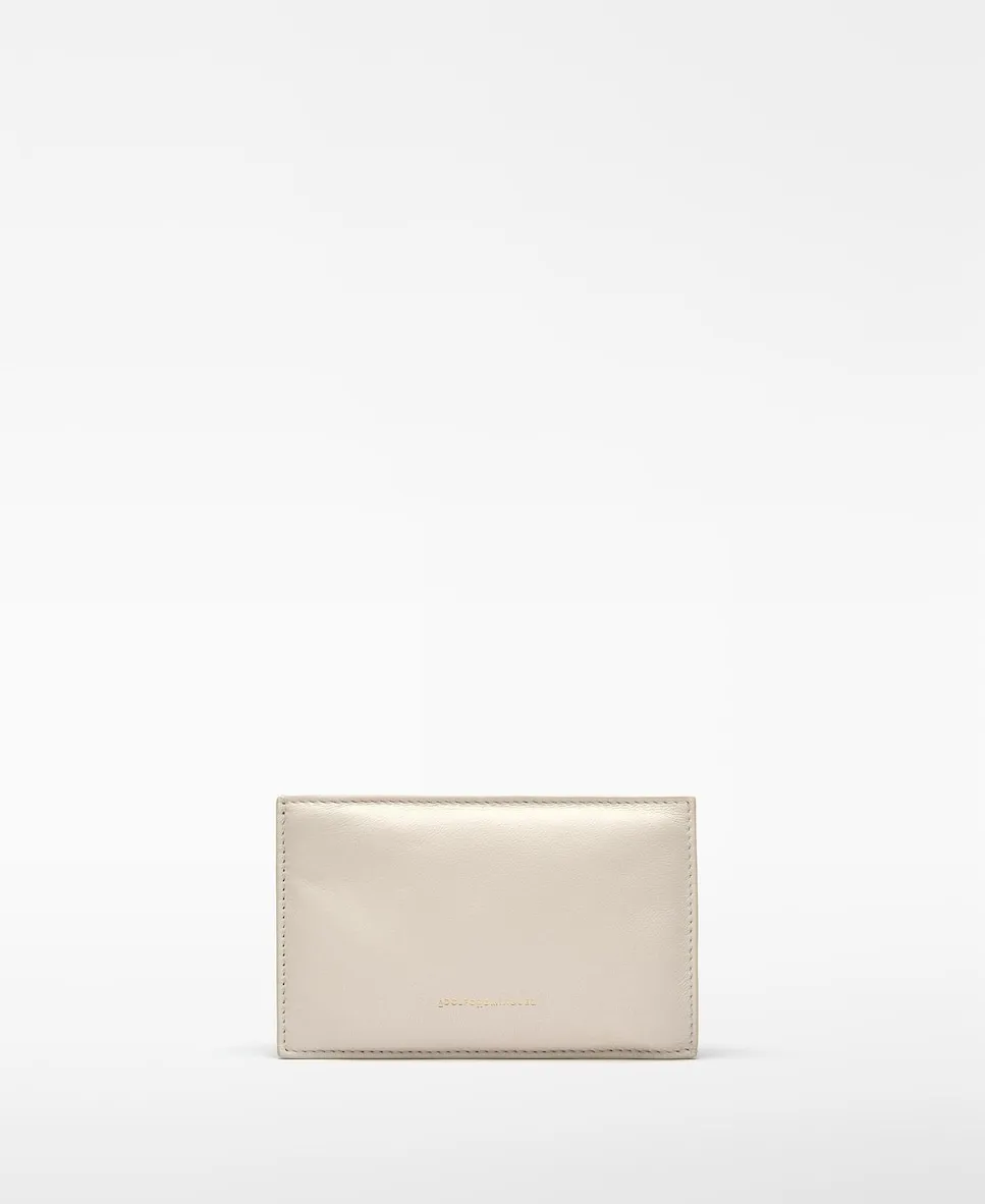 Женский кожаный кошелек с мягкой подкладкой Adolfo Dominguez, белый
Женский кожаный кошелек с мягкой подкладкой Adolfo Dominguez, белый