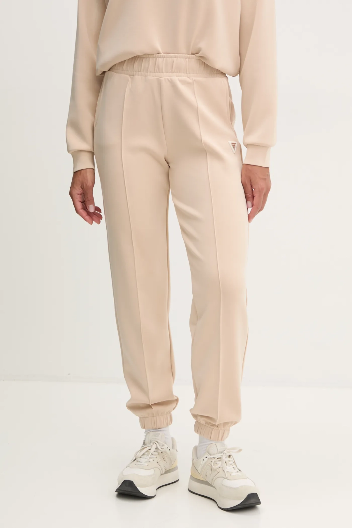 ОЛИМПЫ спортивные штаны Guess, бежевый
ОЛИМПЫ спортивные штаны Guess, бежевый