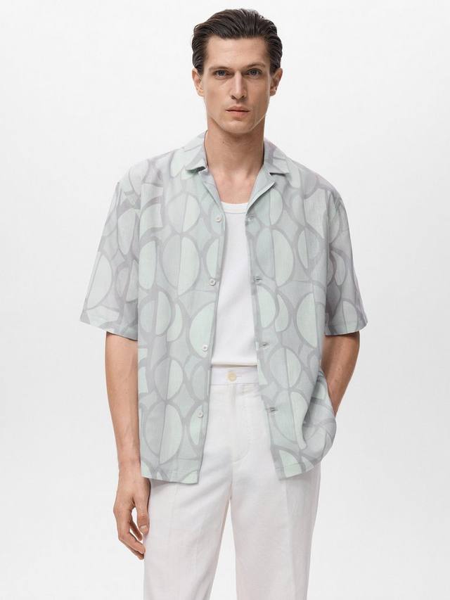 Бергурв рубашка с коротким рукавом и абстрактным принтом Mango
Бергурв рубашка с коротким рукавом и абстрактным принтом Mango