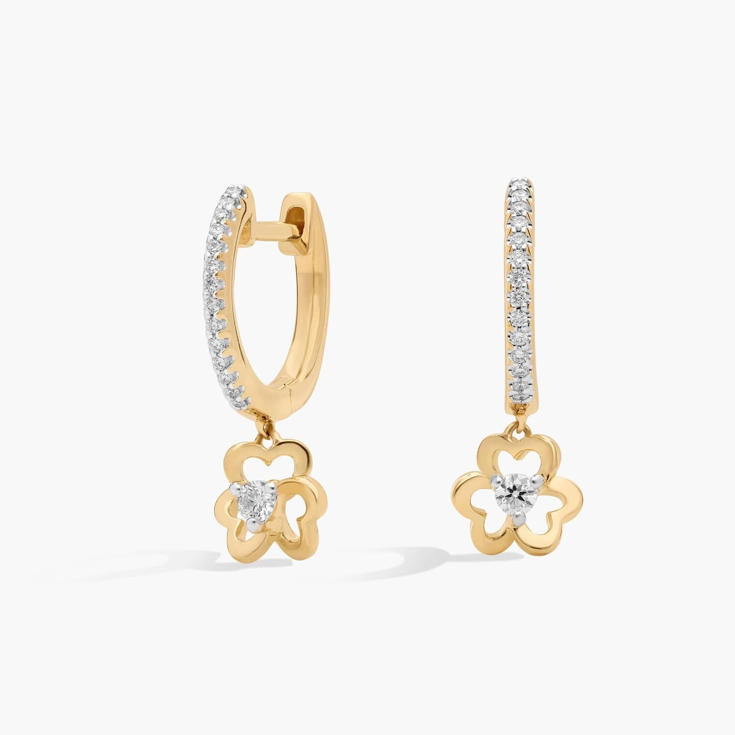 Серьги-хаги с бриллиантами в форме лепестков сердца из желтого золота 14 карат (1/5 карата) Blue Nile 
Серьги-хаги с бриллиантами в форме лепестков сердца из желтого золота 14 карат (1/5 карата) Blue Nile