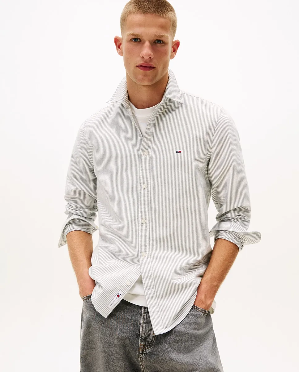 Мужская рубашка приталенного кроя из ткани Оксфорд Tommy Jeans, синий
Мужская рубашка приталенного кроя из ткани Оксфорд Tommy Jeans, синий